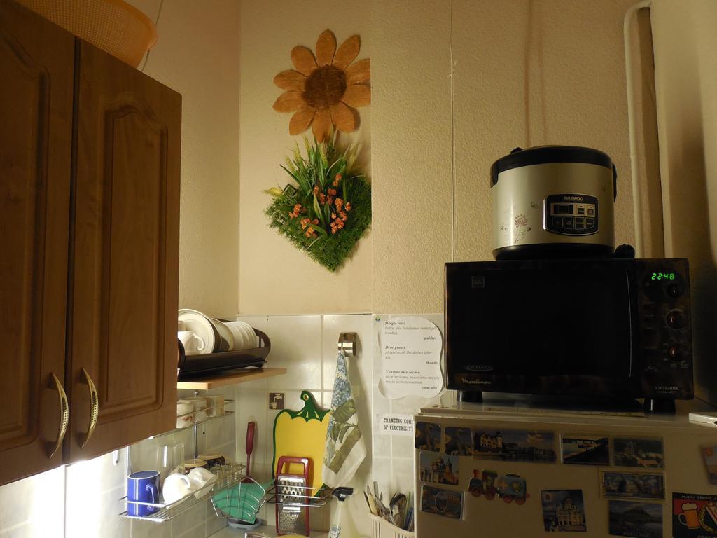 Elizabeth'S Yh Rooms Riga Exterior photo
