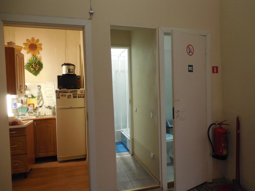 Elizabeth'S Yh Rooms Riga Exterior photo