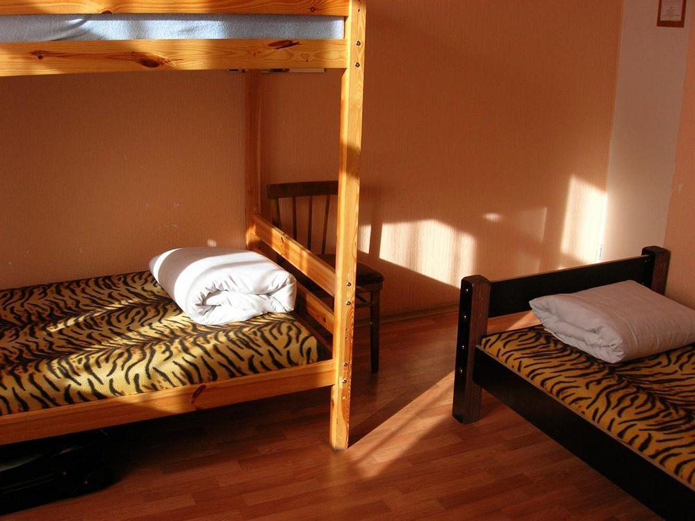 Elizabeth'S Yh Rooms Riga Exterior photo
